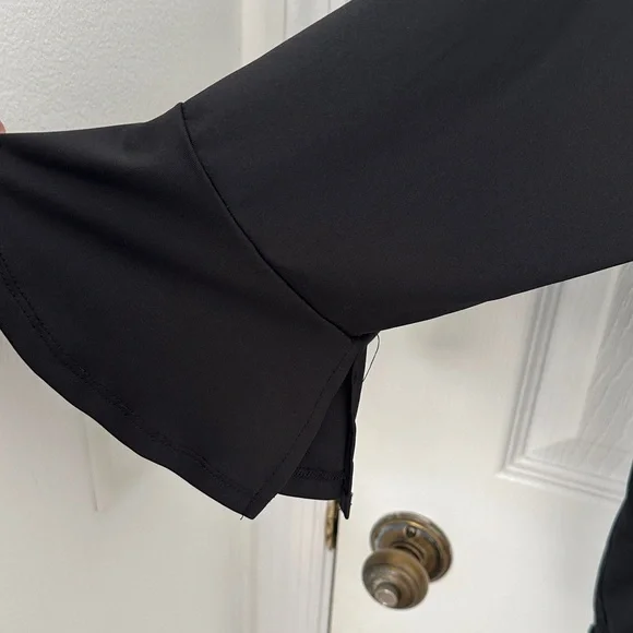 Black Women's Top - Picture 2 of 6